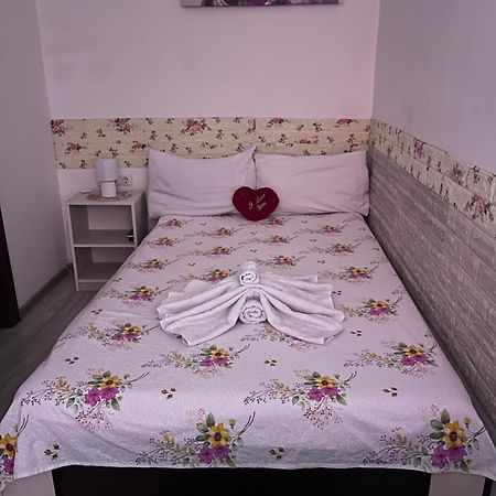 Small Studio2 Apartment Sibiu Luaran gambar